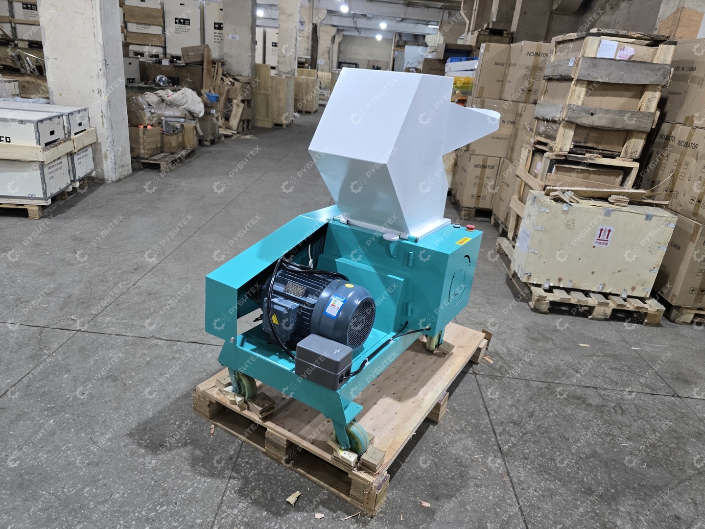 Измельчитель дробилка для пластика PQ-300