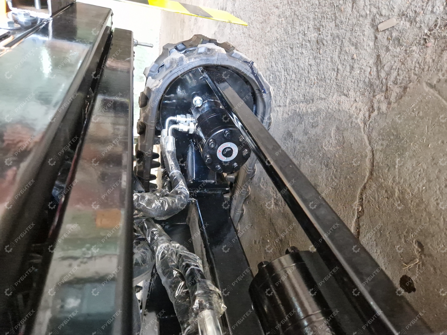 Измельчитель дерева DH-50 на гусеницах