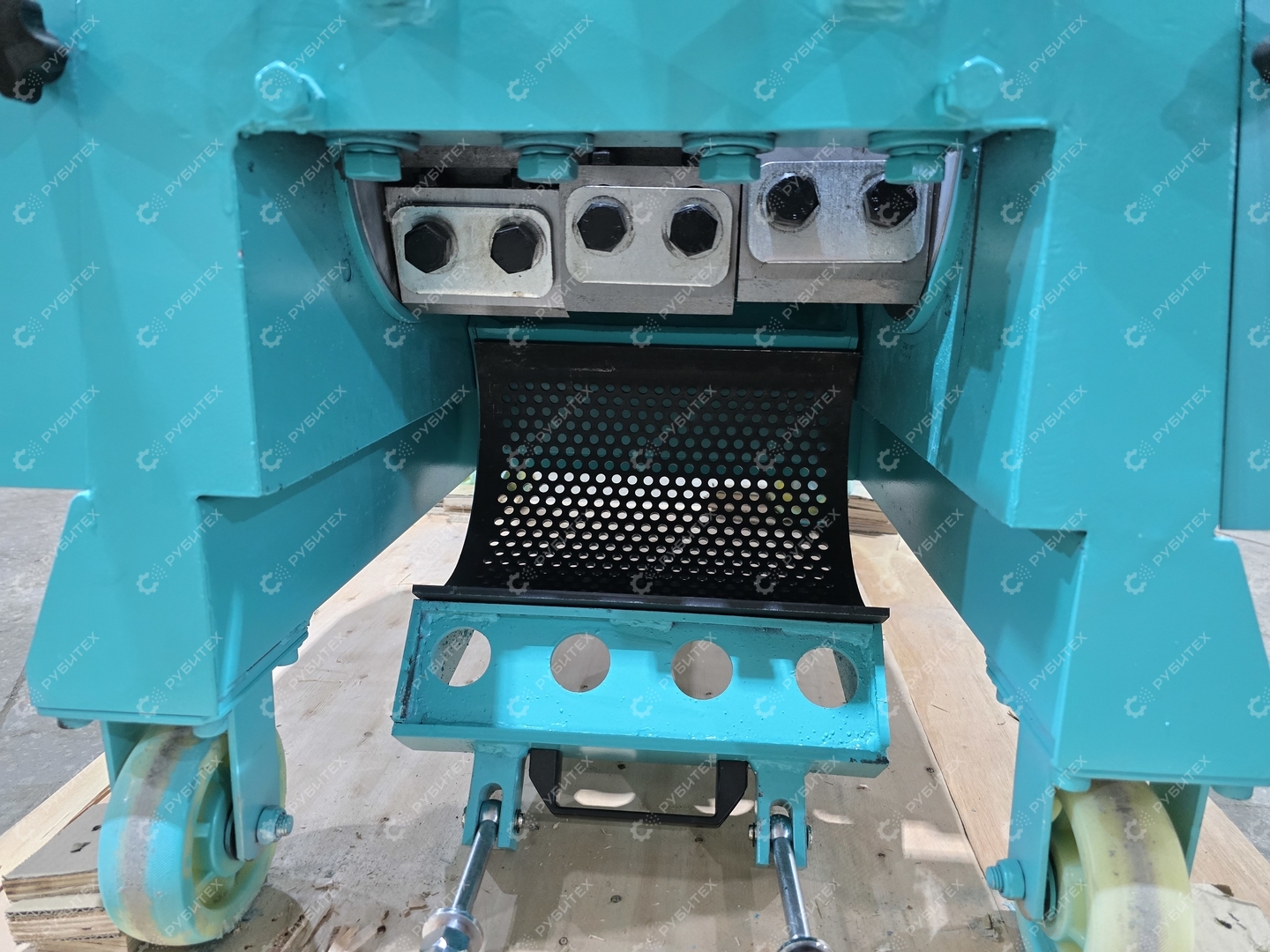 Измельчитель дробилка для пластика PQ-300