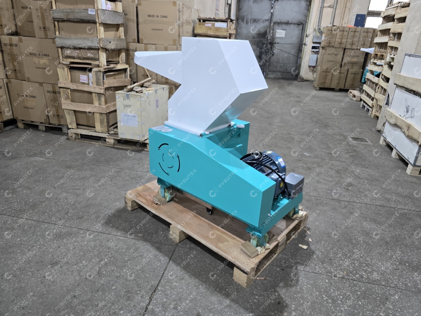 Измельчитель дробилка для пластика PQ-300