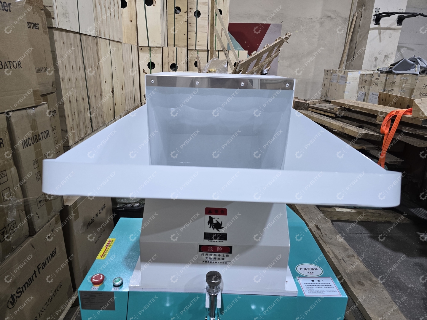 Измельчитель дробилка для пластика PQ-300