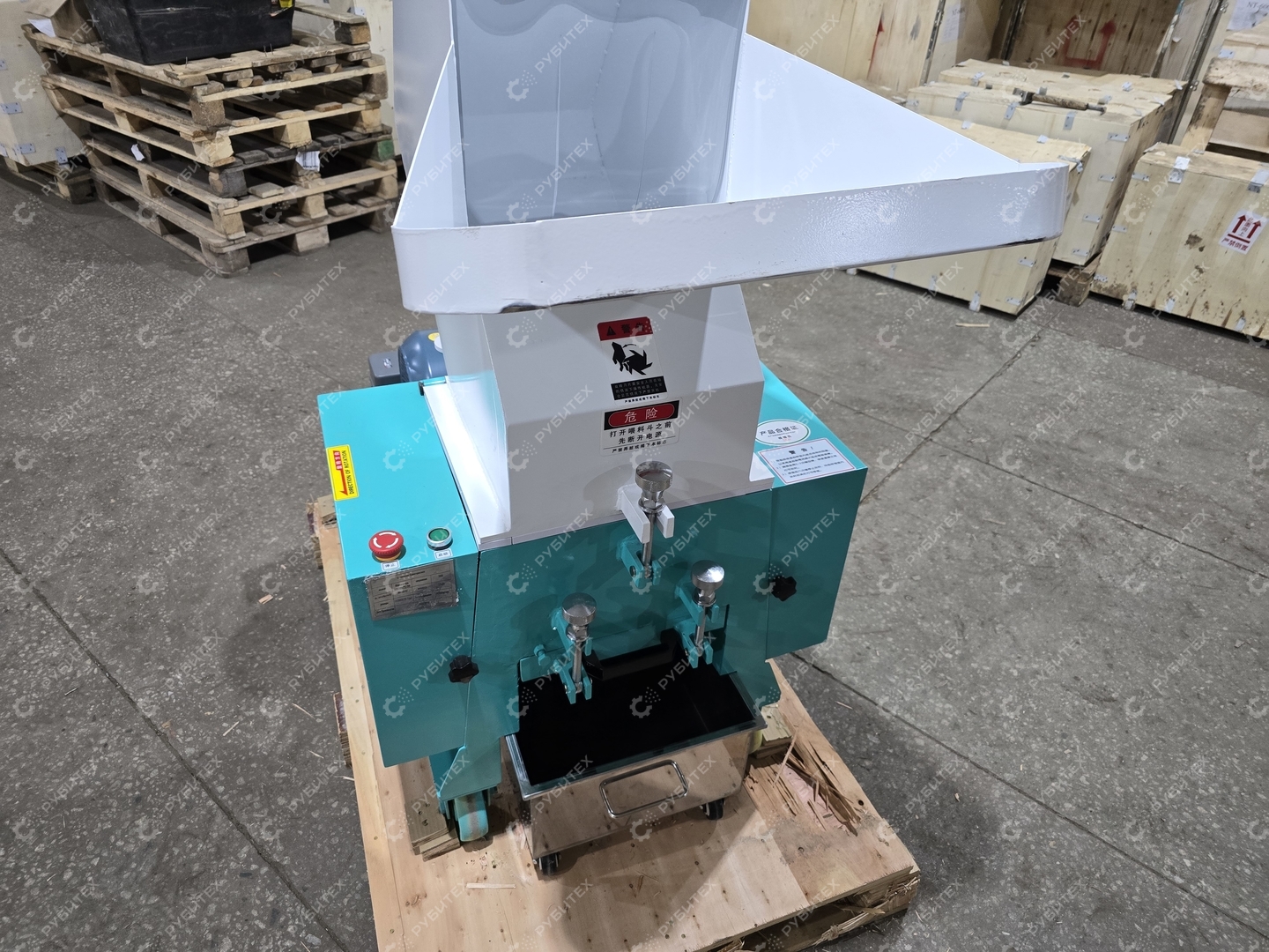 Измельчитель дробилка для пластика PQ-300