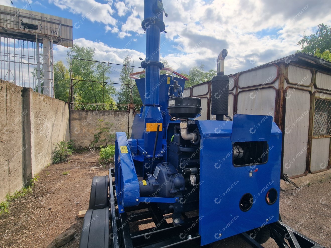 Измельчитель дерева DH-80