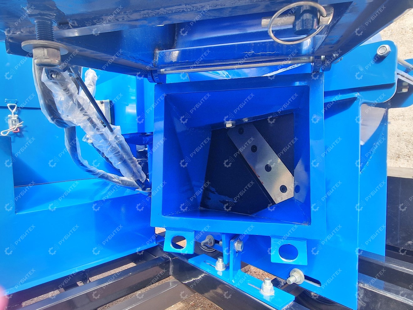 Измельчитель дерева DH-80