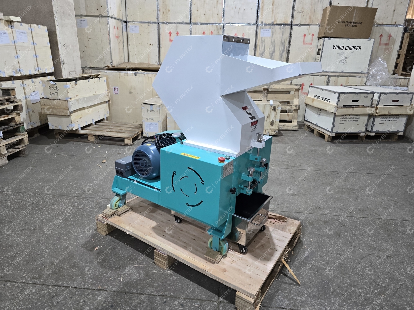 Измельчитель дробилка для пластика PQ-300