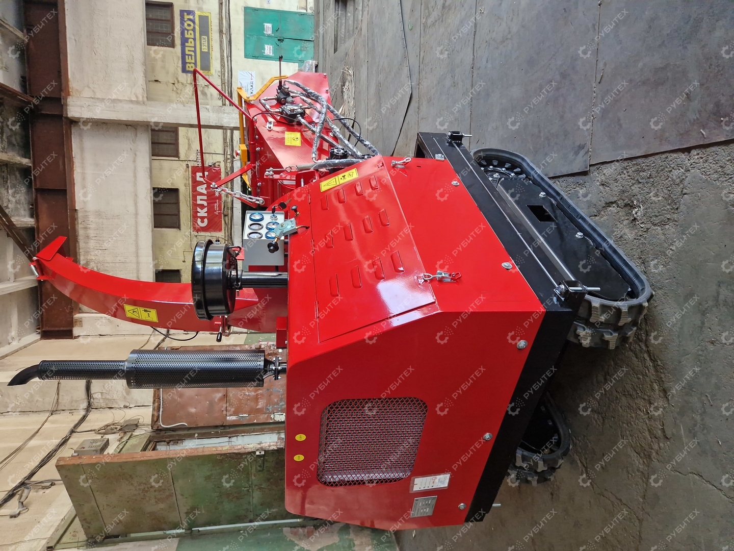 Измельчитель дерева DH-50 на гусеницах