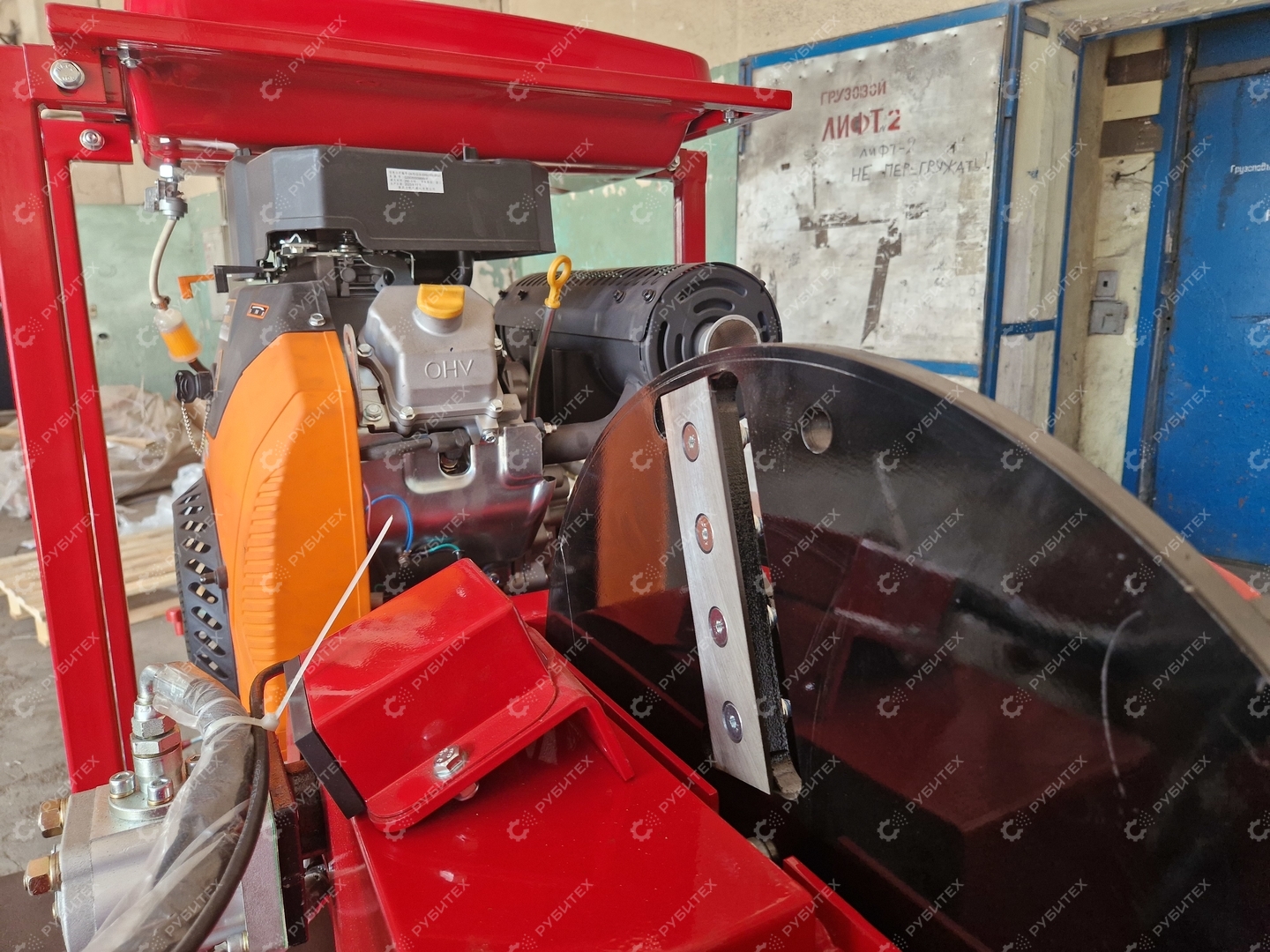 Измельчитель дерева BX-37 л.с