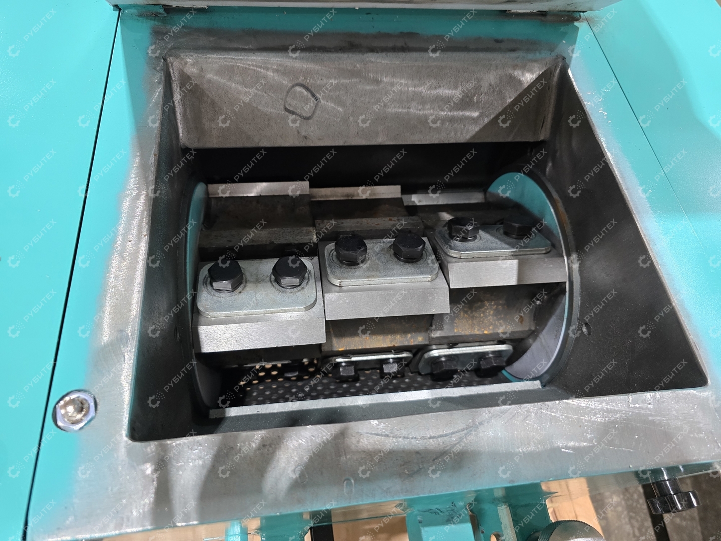 Измельчитель дробилка для пластика PQ-300