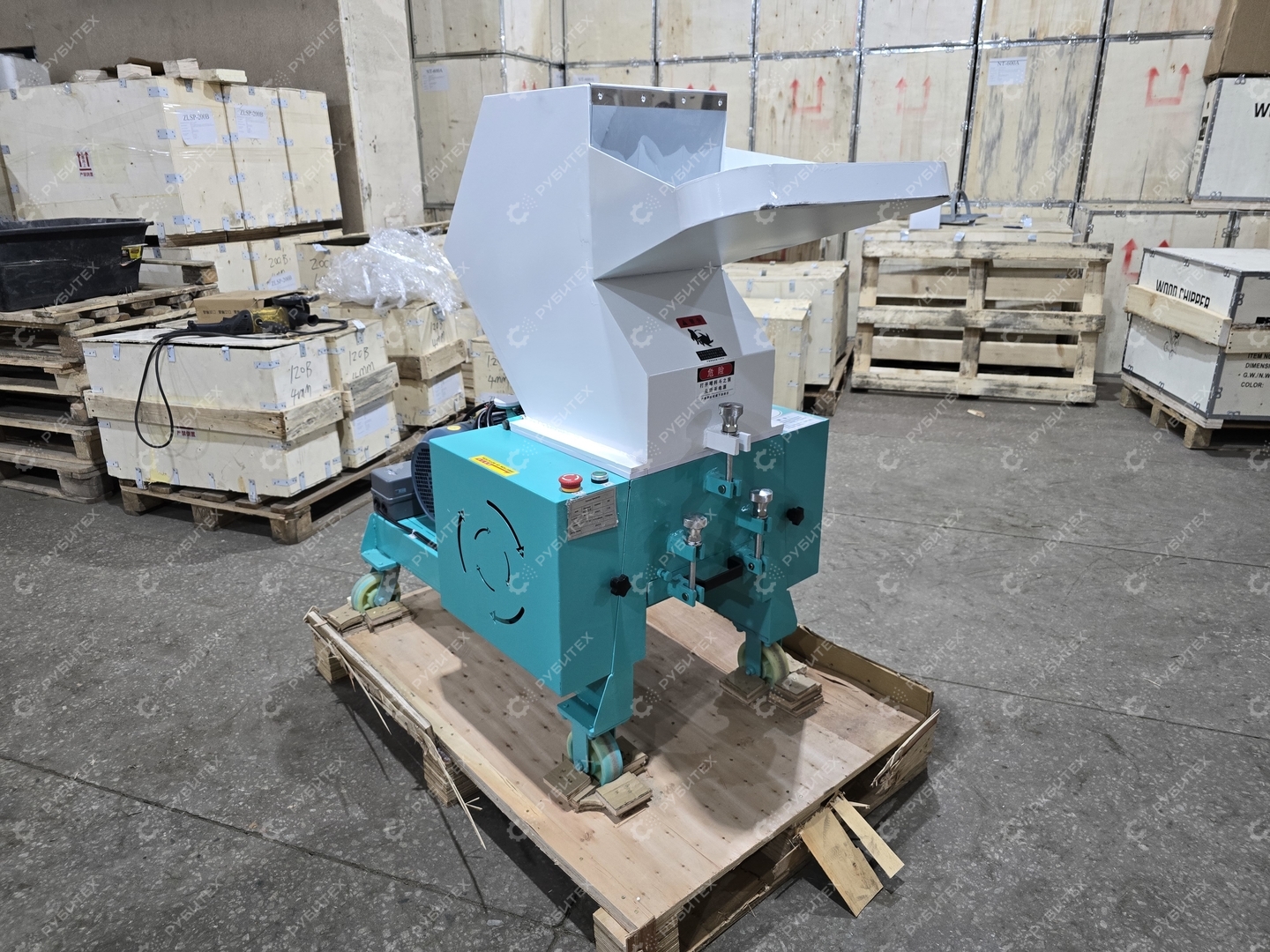 Измельчитель дробилка для пластика PQ-400