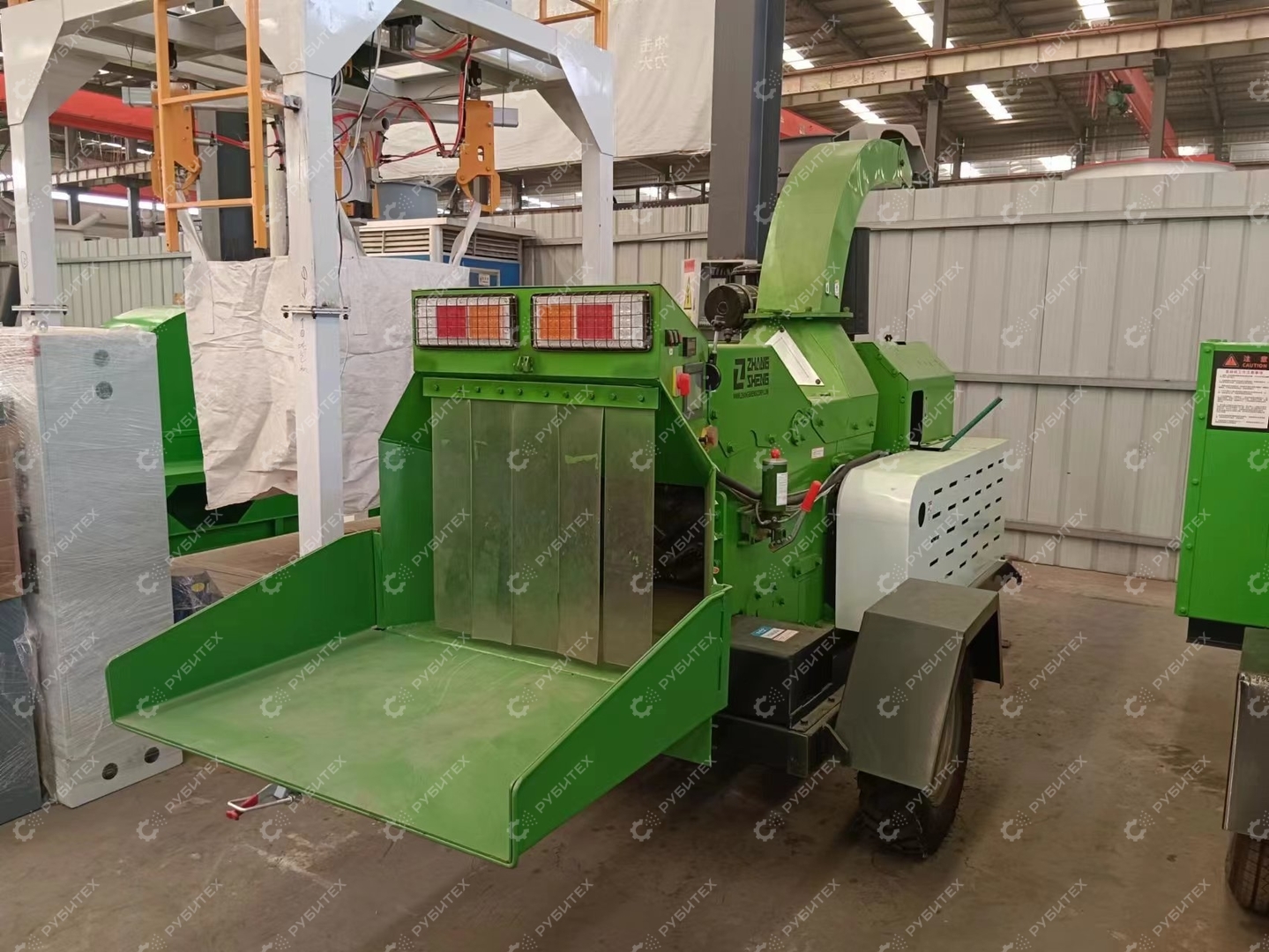 Измельчитель дерева DH-200