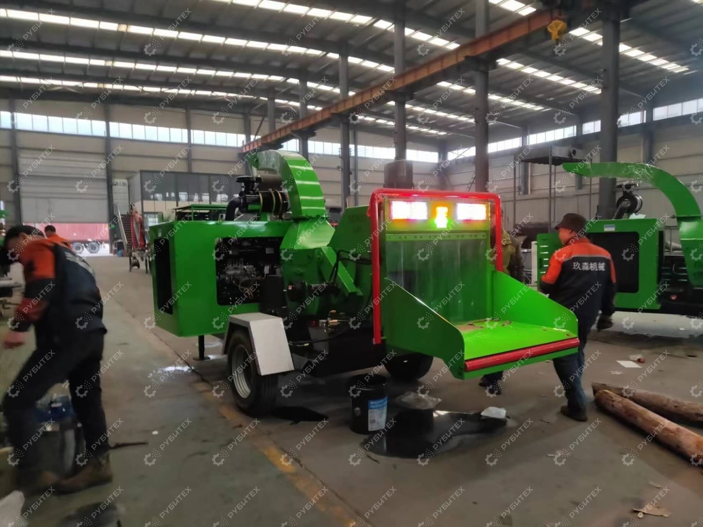 Измельчитель дерева DH-200