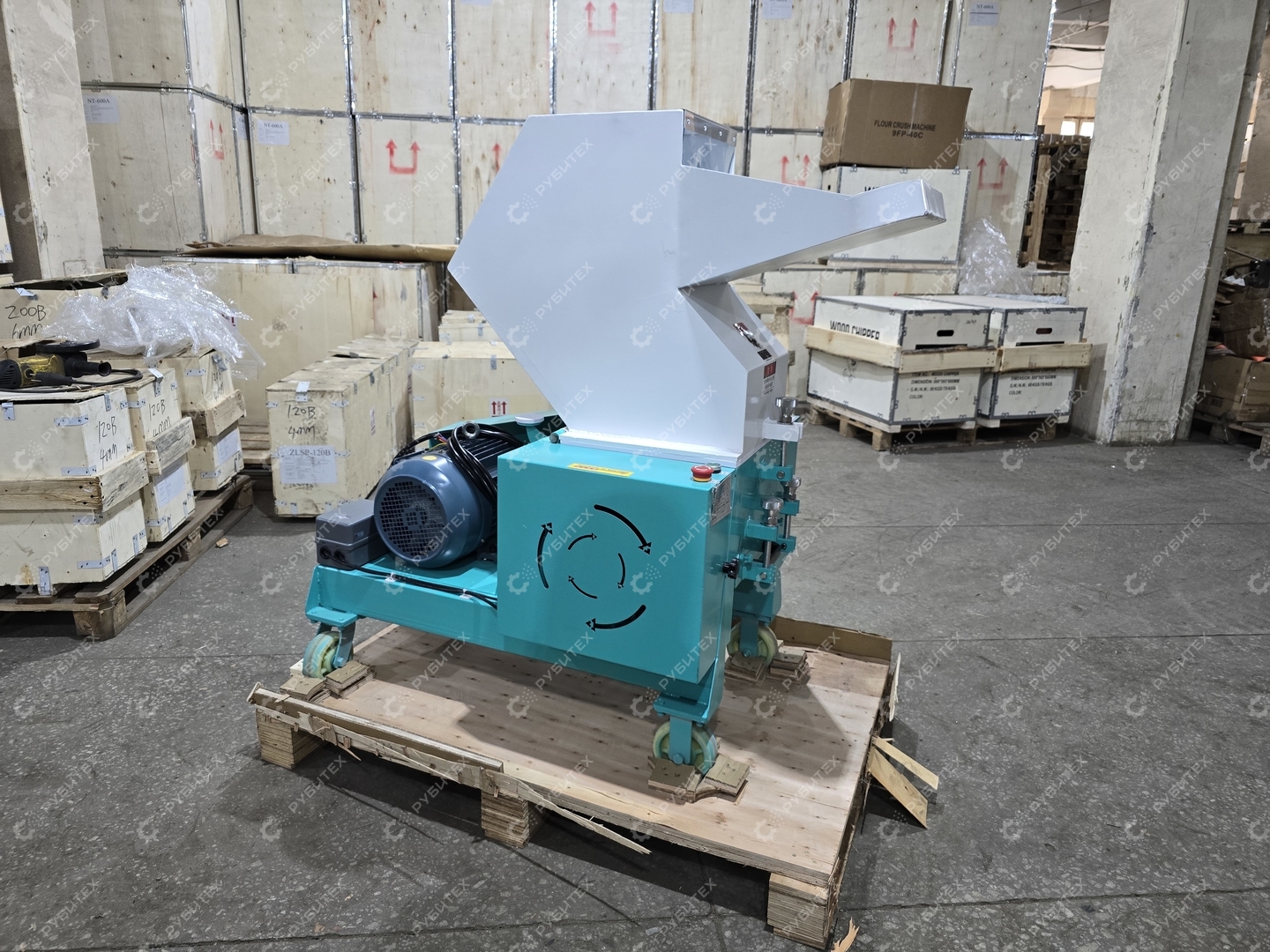 Измельчитель дробилка для пластика PQ-600