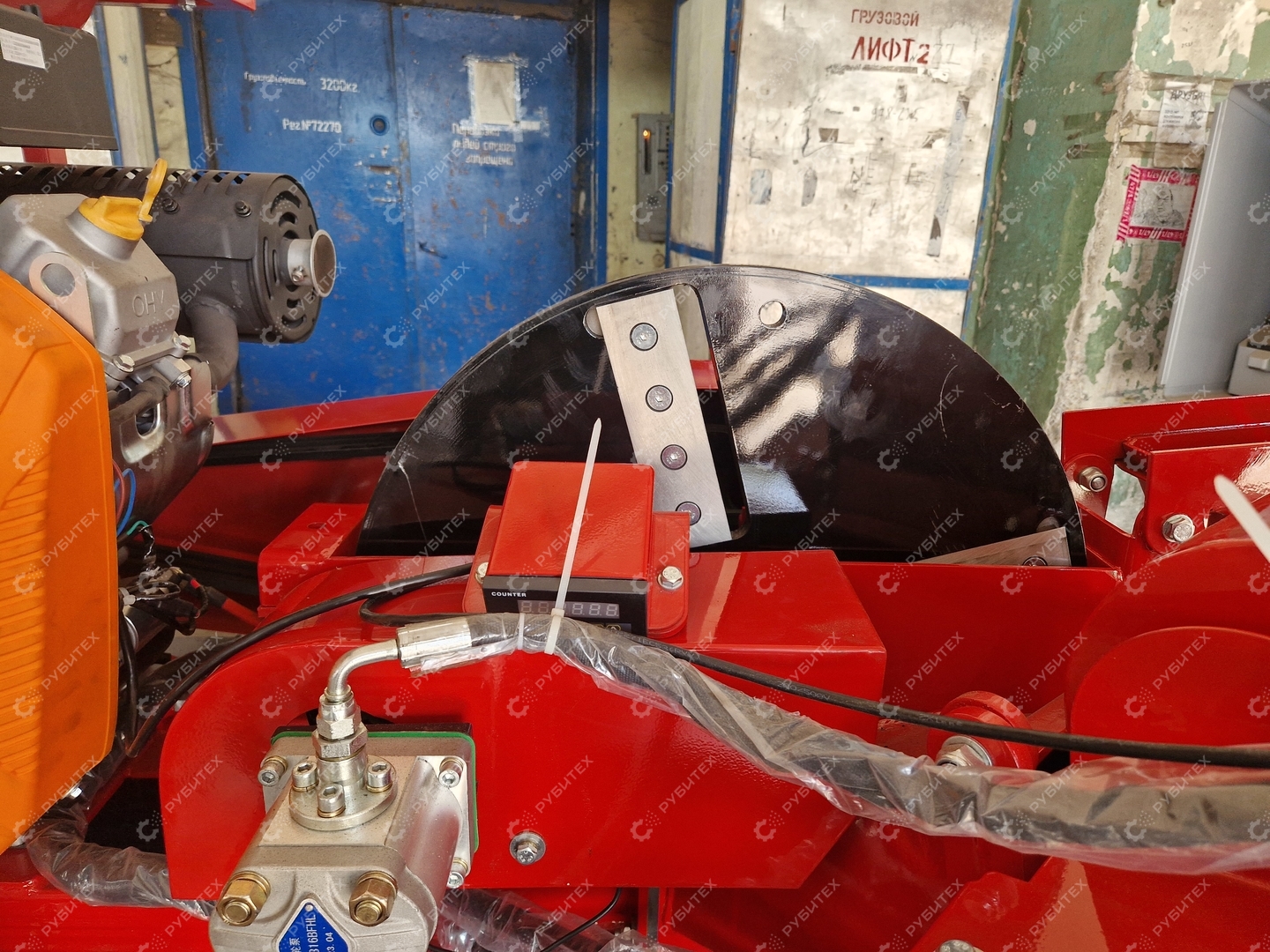 Измельчитель дерева BX-37 л.с