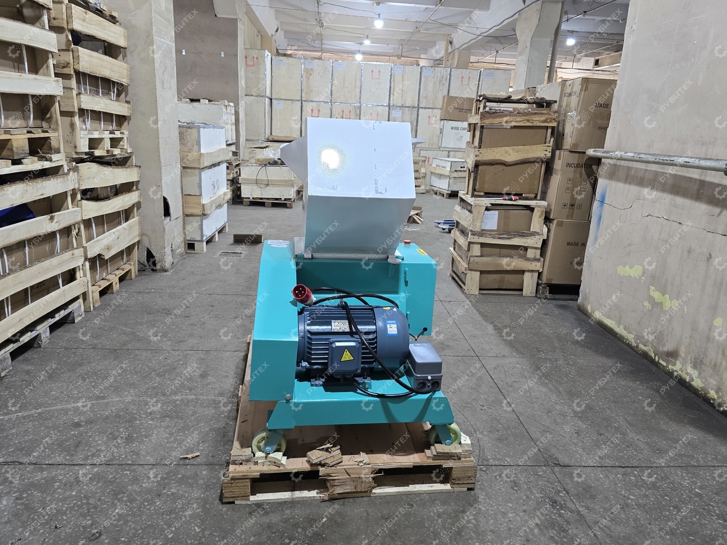 Измельчитель дробилка для пластика PQ-400