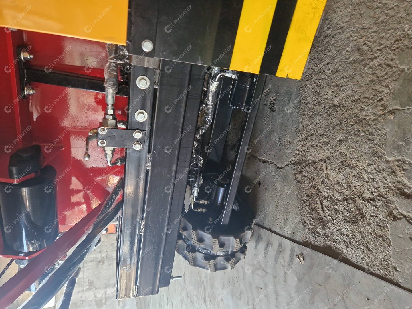 Измельчитель дерева DH-50 на гусеницах