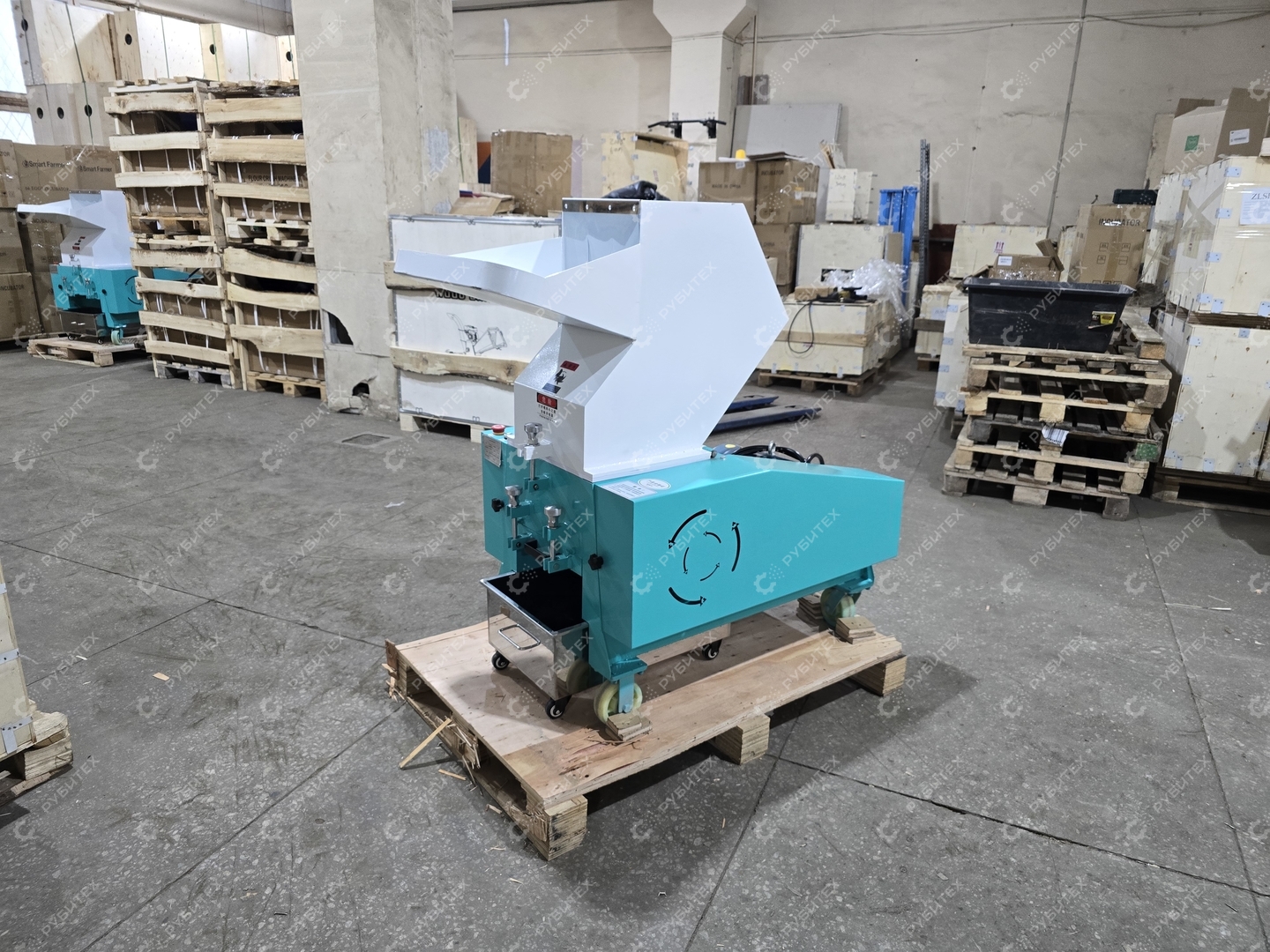 Измельчитель дробилка для пластика PQ-300