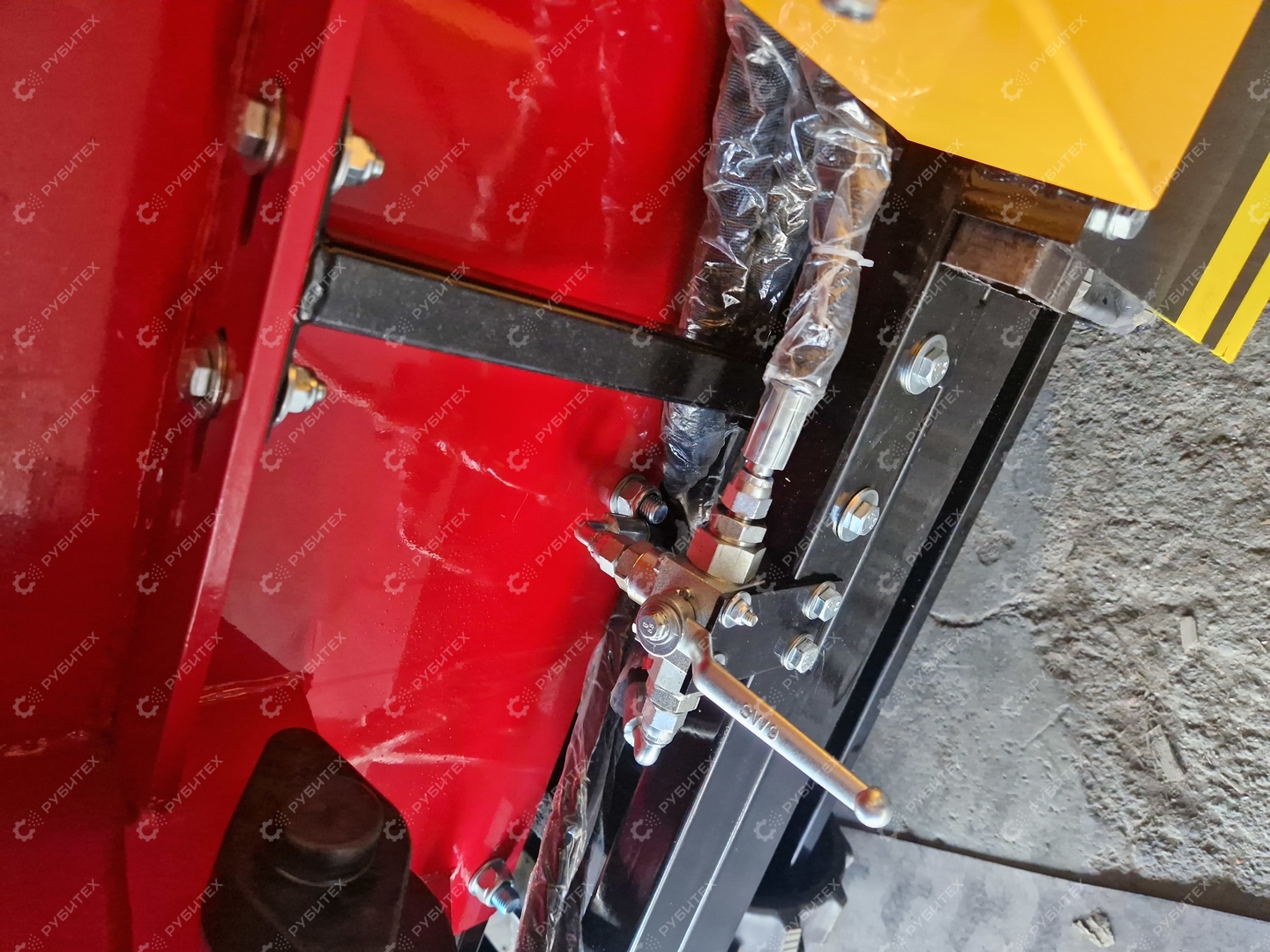 Измельчитель дерева DH-50 на гусеницах