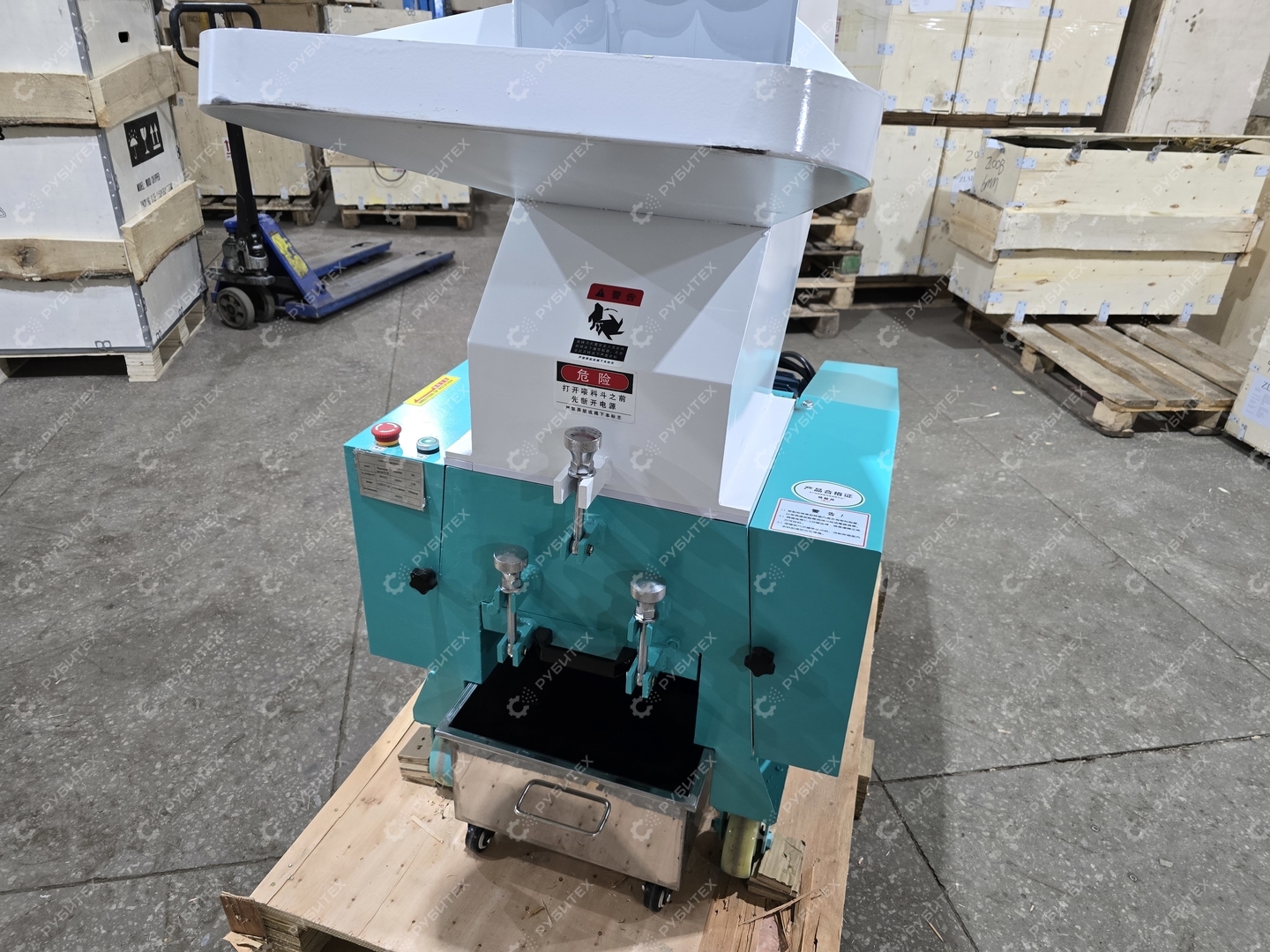 Измельчитель дробилка для пластика PQ-300