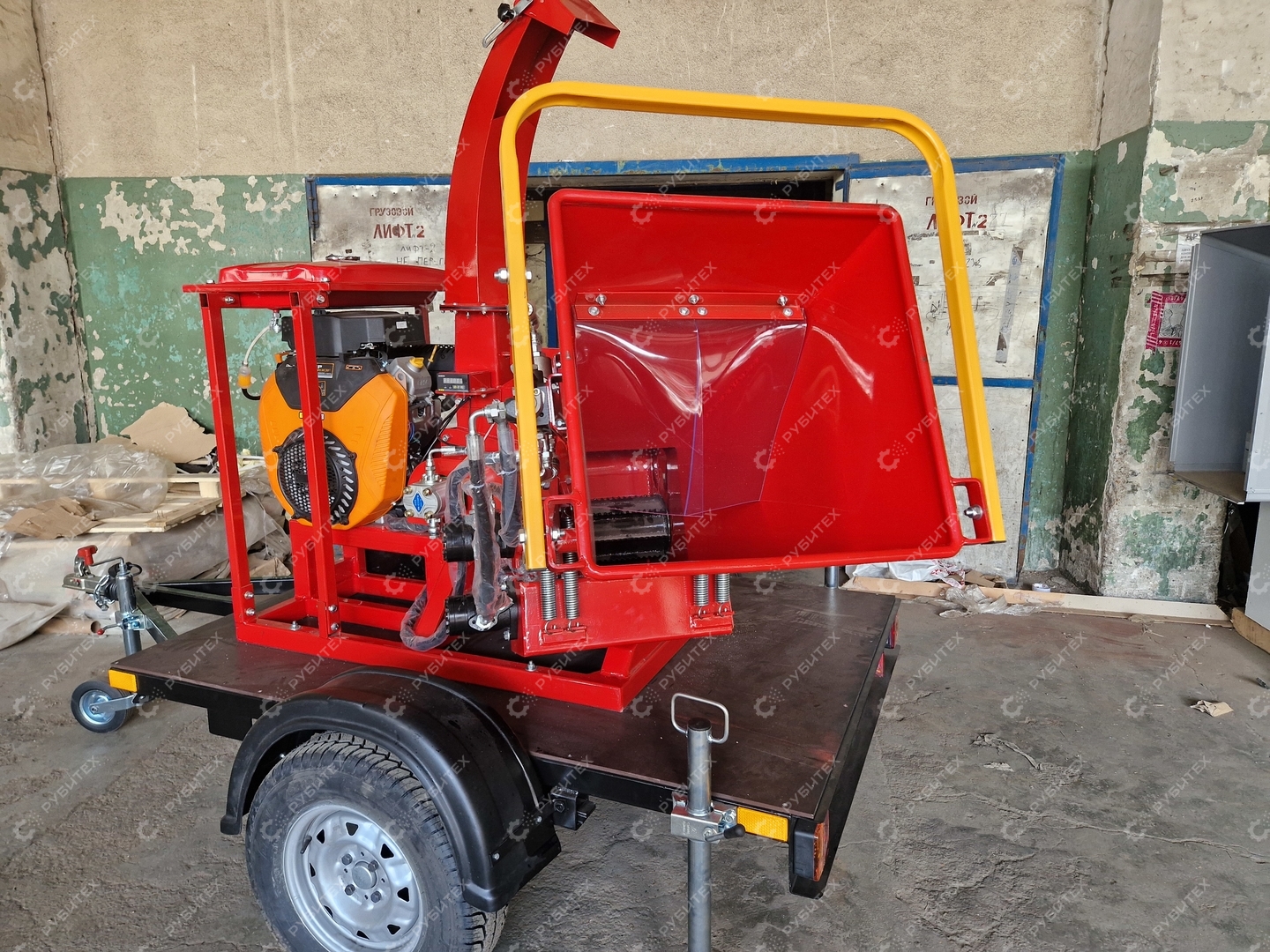 Измельчитель дерева BX-37 л.с