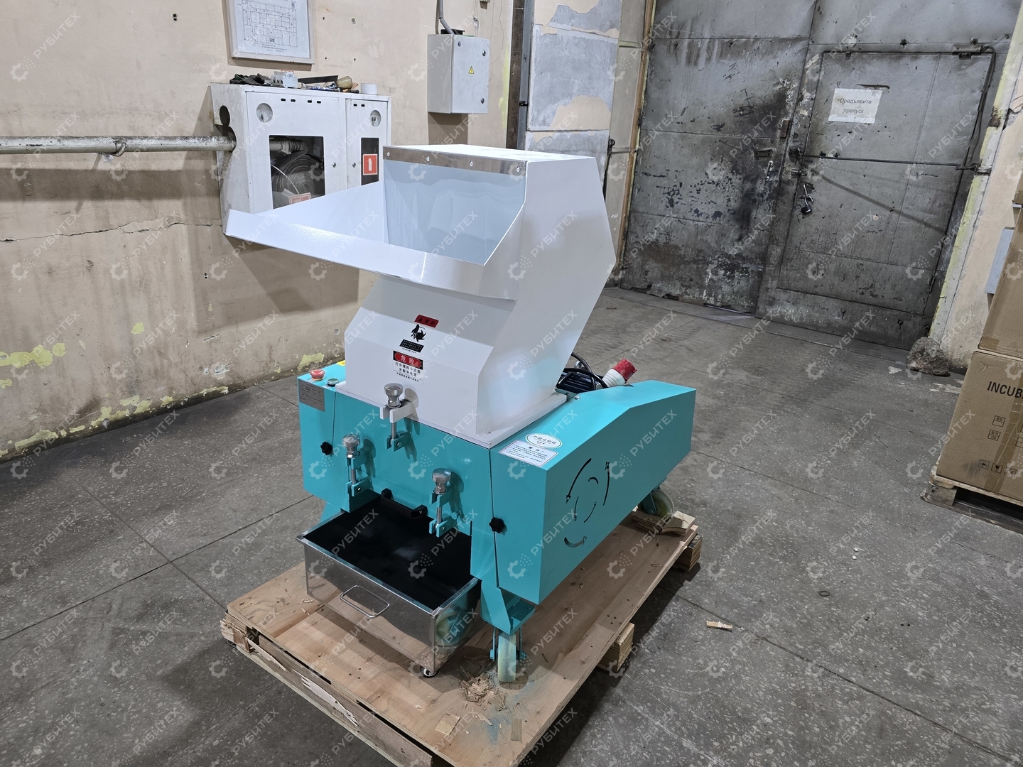 Измельчитель дробилка для пластика PQ-600